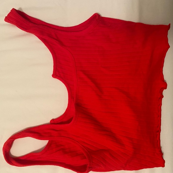 super cute Red cropped top - Picture 4 of 4
